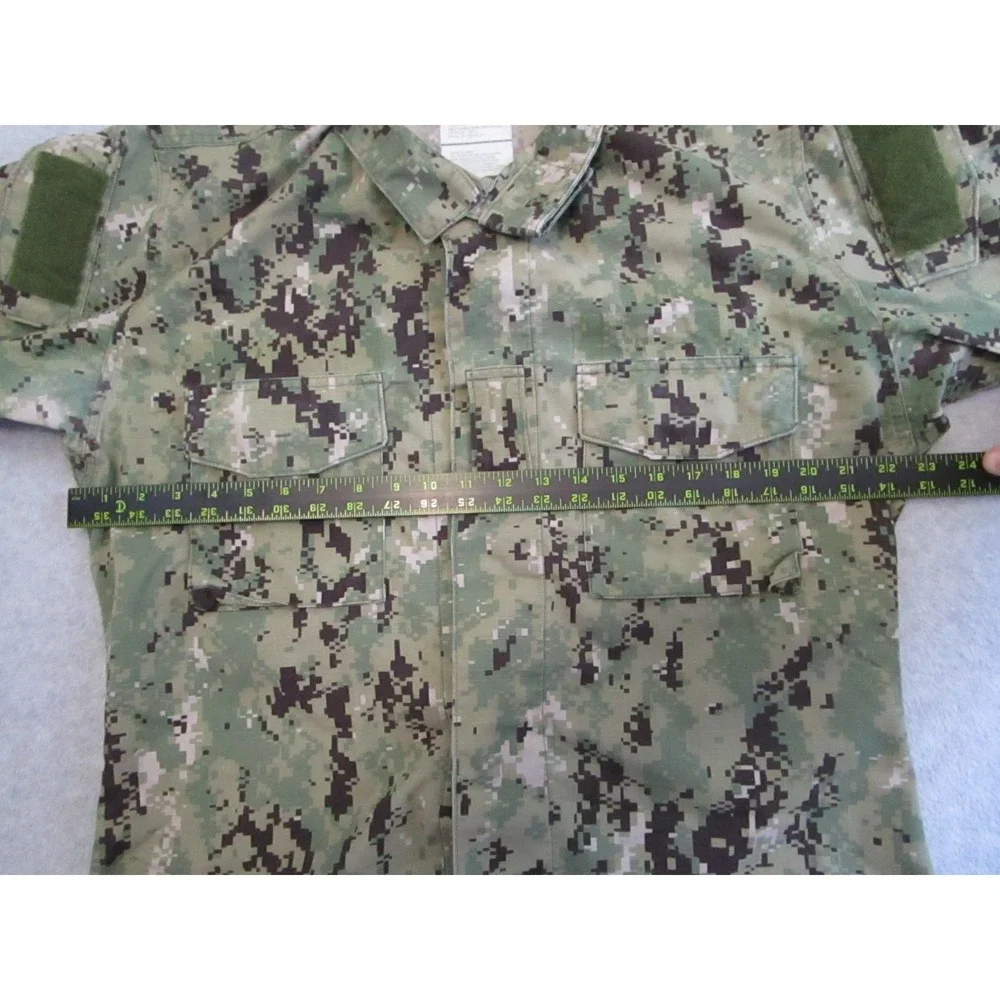 US Navy NWU Type III Shirt Men's Medium Long AOR2 Green Digital Camo Jacket